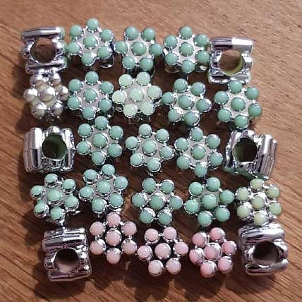 Lot de 25 Perles fleurs N&deg;04