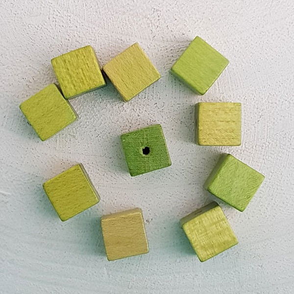 Wooden Bead Cube / Square 10 mm Gr&oslash;nn