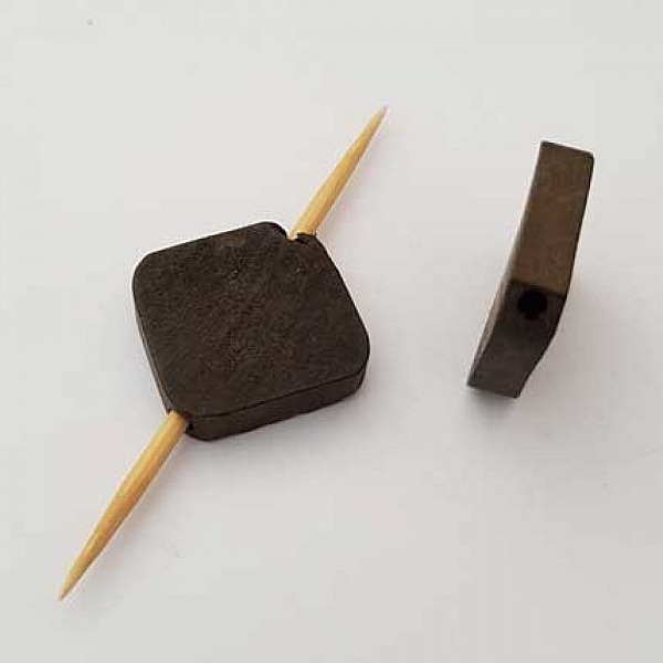 Perle Bois carr&eacute; 20 mm Marron N&deg;01