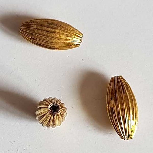 Perle Ovale m&eacute;tal 21 x 10 mm Dor&eacute;