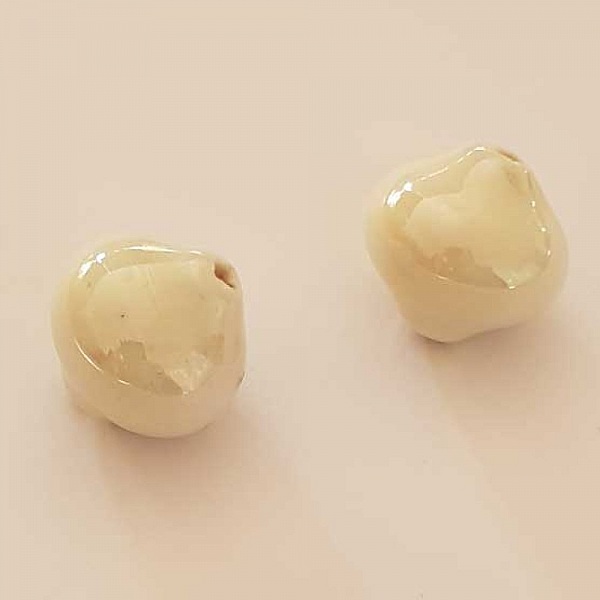Perle fantaisie c&eacute;ramique blanc cr&egrave;me 19 mm N&deg;1