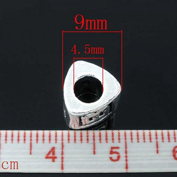 Perle triangle charms alphabet N&deg;02 lettre D m&eacute;tal argent&eacute; 8x9 mm
