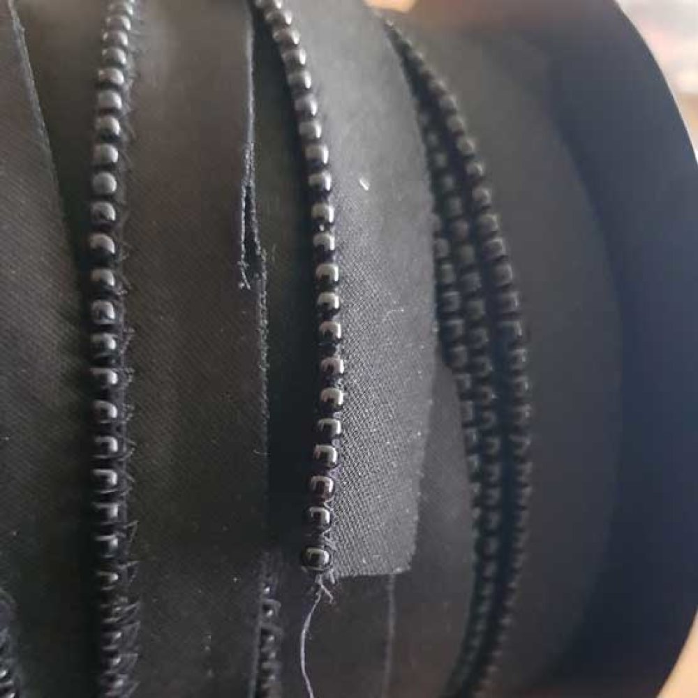 Ruban Biais Passepoil Noir 15 mm Et perles Noir 2.2 mm