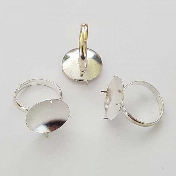 Justerbar ringst&oslash;tte med 4 klo plate s&oslash;lv N&deg;01