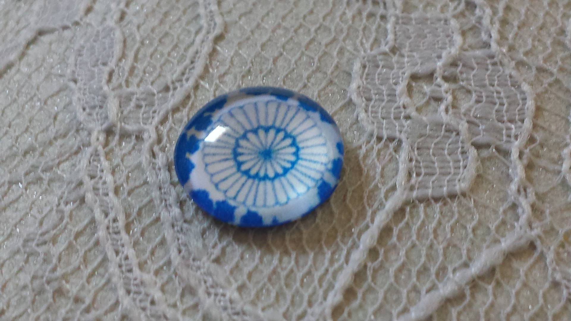 glass cabochon rund 12mm blå blomst 032 