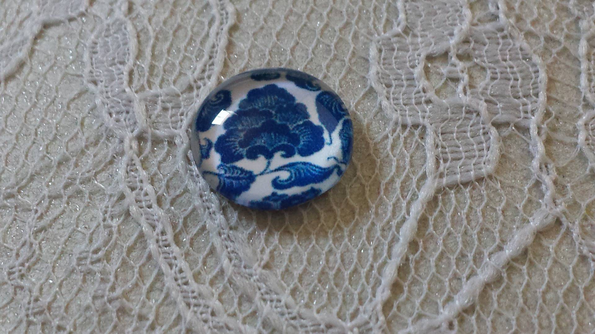 glass cabochon rund 12 mm blå blomst 017 