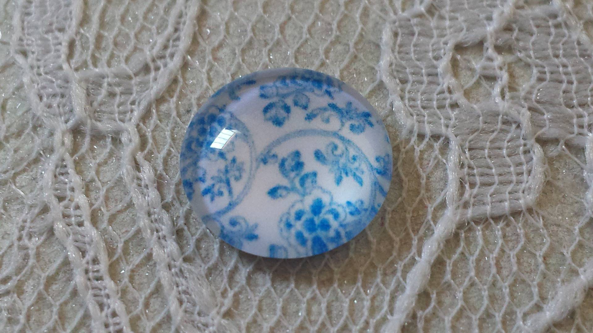 glass cabochon rund 12 mm blå blomst 014 