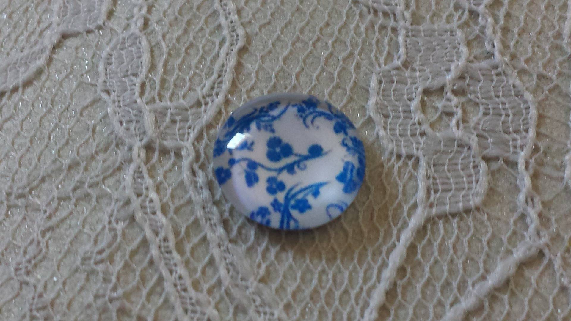 glass cabochon rund 12mm blå blomst 011 