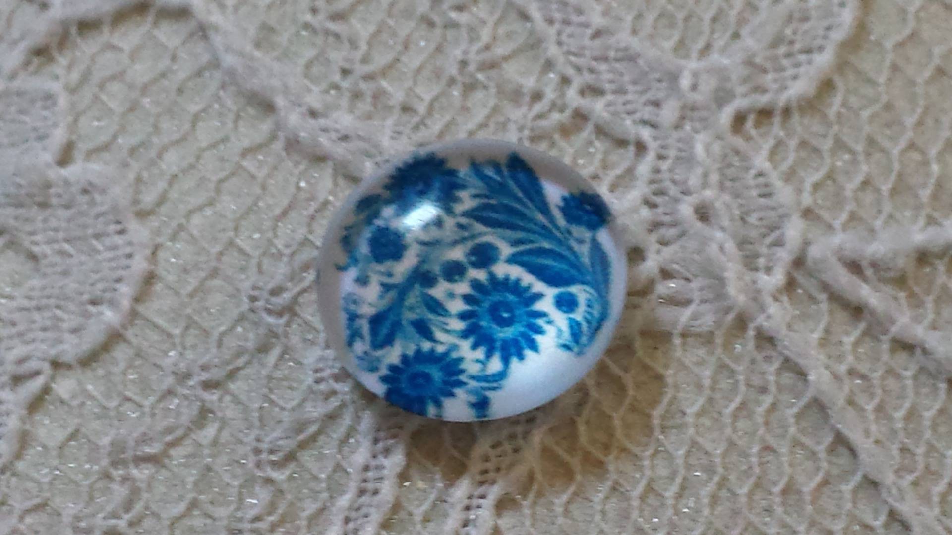 glass cabochon rund 12 mm blå blomst 001 