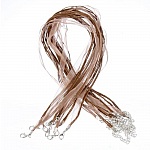 Halskjede med organzabånd nr. 11 og vokset snor