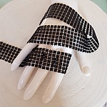 Strassbånd svart per 0,50 cm.