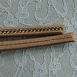 Naturlig Regaliz skinn 10 mm med gullkjede per 20 cm