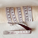 Centimeter vevd tape