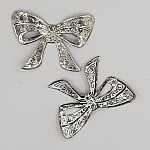 Knute charm N°06 anheng, filigran knutekontakt i sølvfarget metall 39 x 26 mm