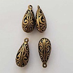 Gjennomsiktig dråpe amulett N°03-01