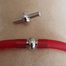 Pakke med 10 sølvfargede hule PVC-snorlåser 5 mm