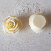 Syntetisk blomst nr. 02-10 ecru