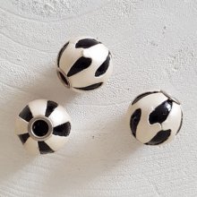 Rund skinnperle N°04 Perlehvit
