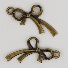 Sløyfe charm N°07 Sløyfe charm i metall i bronse