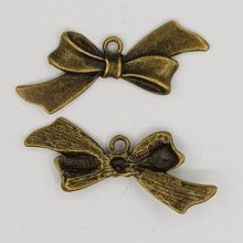 Sløyfe Charm N°18 Bronse Metallbånd Charm