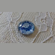 glass cabochon rund 12 mm blå blomst 034 