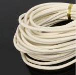 1 meter Glatt skinn rundsnor Elfenben 3 mm