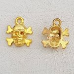 Hodeskalle og korslagte bein amulett nr. 15
