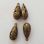 Gjennomsiktig dråpe amulett N°03-01