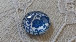 glass cabochon rund 12mm blå blomst 028 