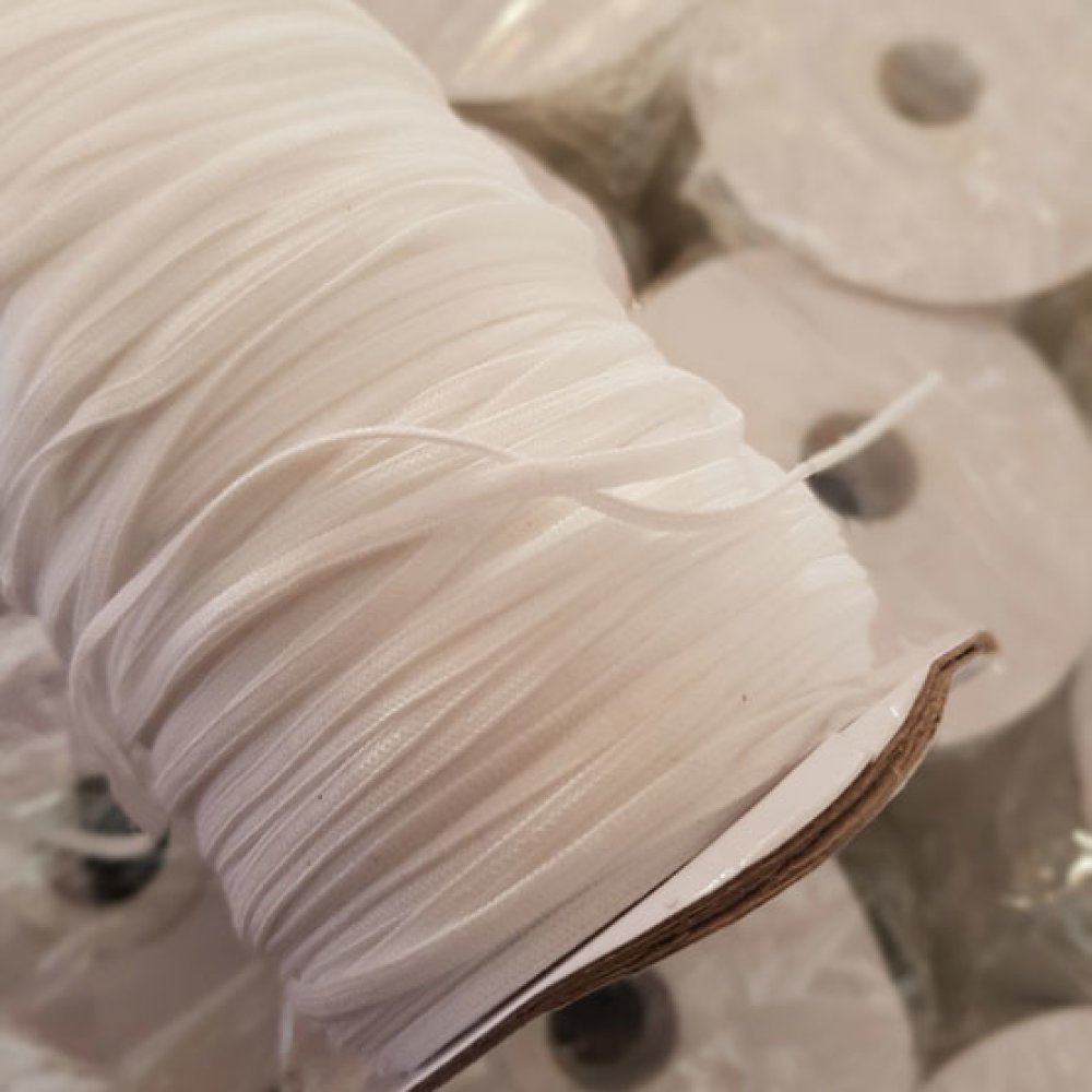 Elastisk flatmaske 3 mm Hvit myk layette per meter