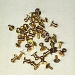 Fermoir métal pour article en cuir : Boutons de col dorés