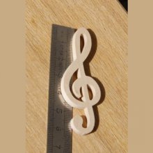 Figurine diskantnøkkel ht 6cm dekorasjon musikk tema håndlaget massivtre utsmykning scrapbooking