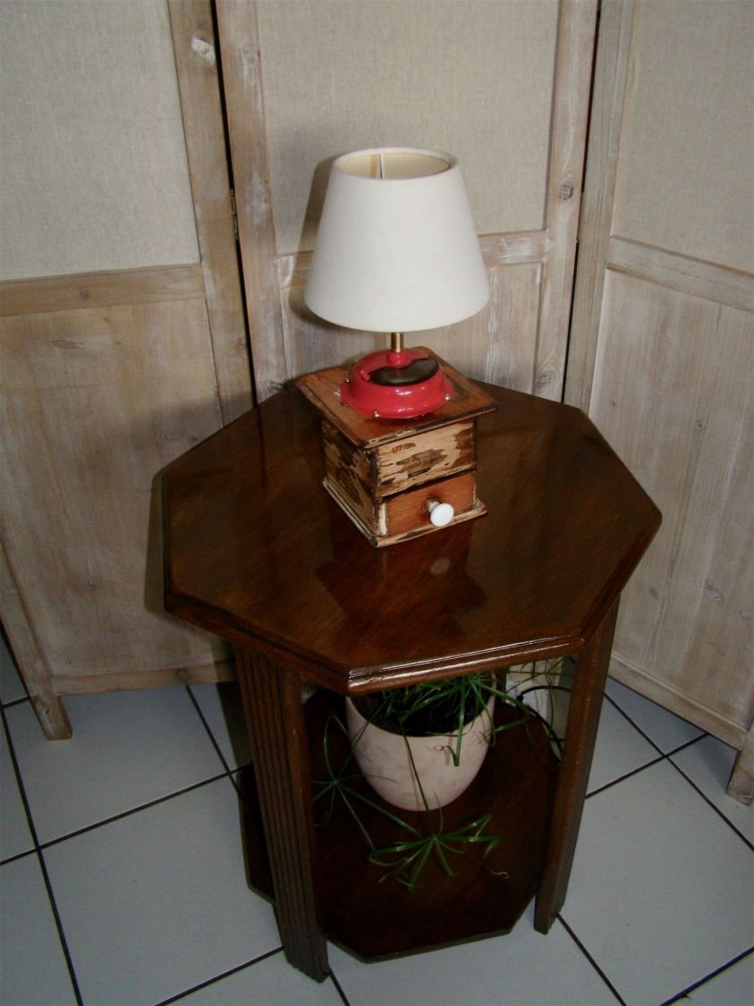 Antikk kaffekvern lampe rød 