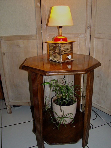 Antikk kaffekvern lampe r&oslash;d 