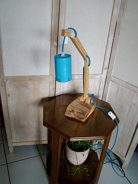 Badass bl&aring; lampe for slem gutt