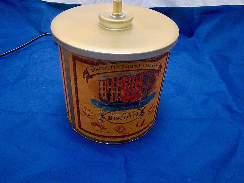 Lampe boite &agrave; biscotte italienne