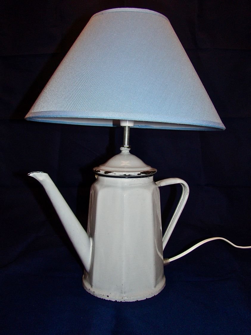 Antikk kaffekanne lampe i emaljert metallplate