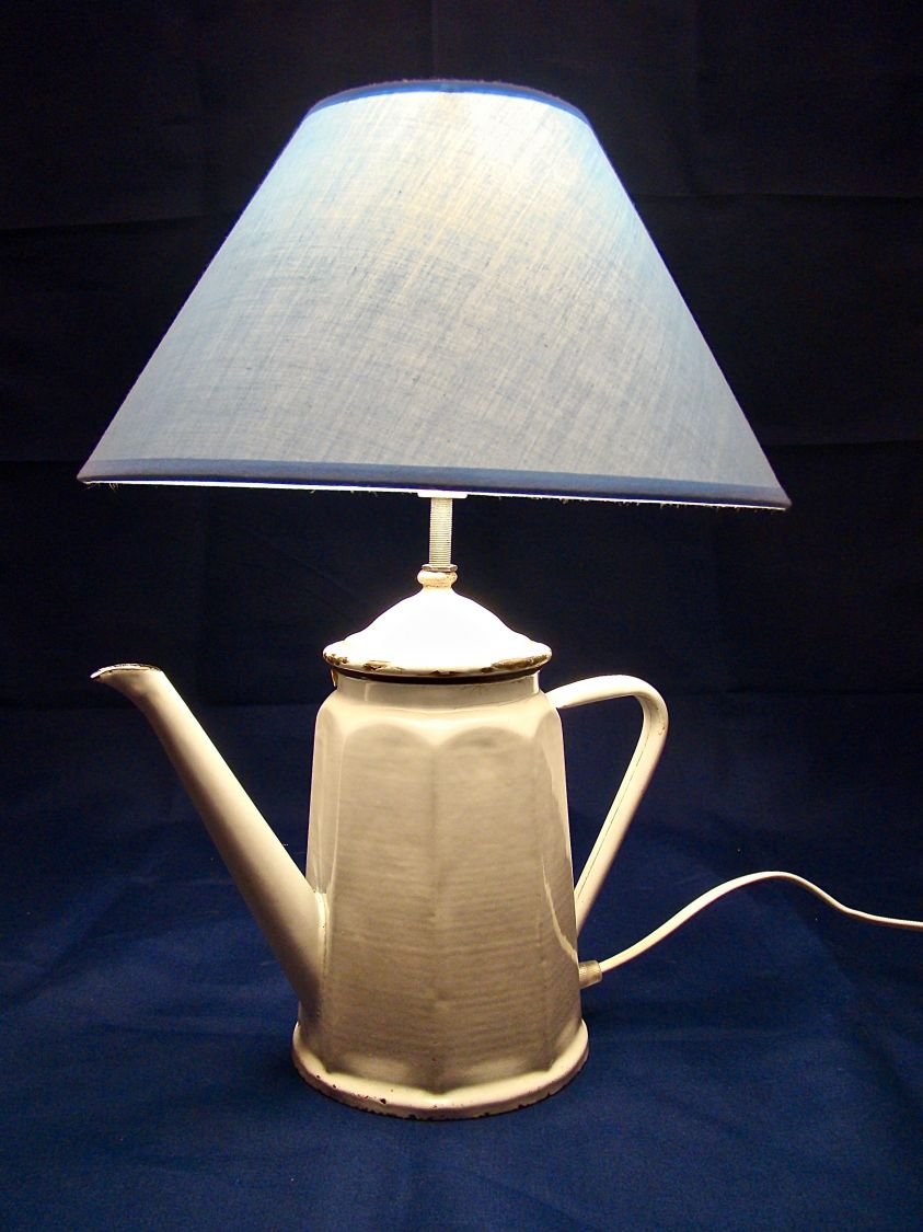 Antikk kaffekanne lampe i emaljert metallplate