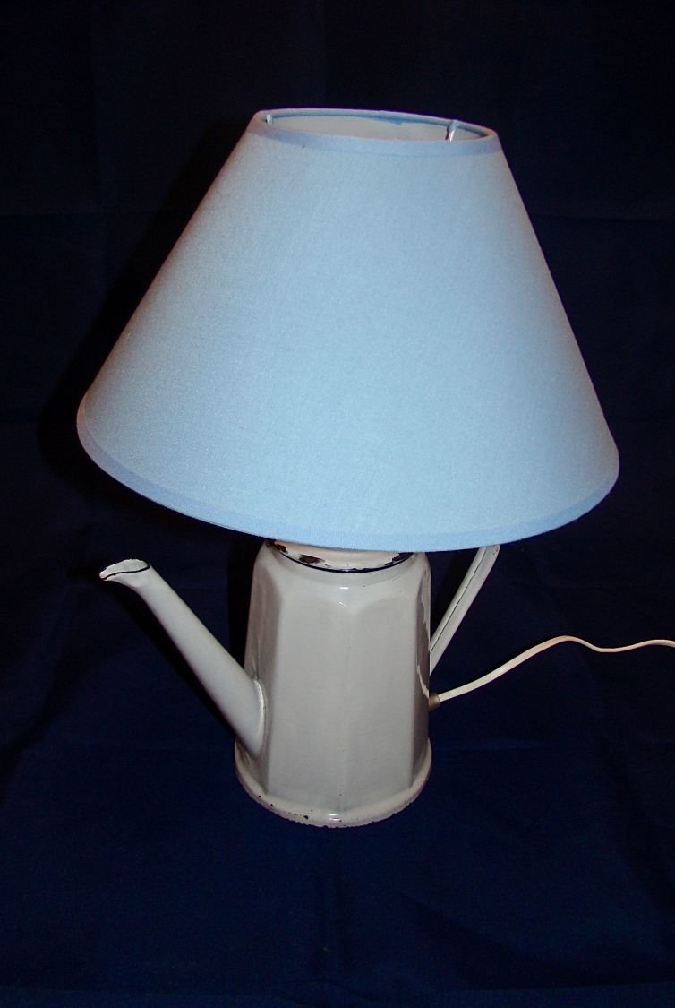 Antikk kaffekanne lampe i emaljert metallplate