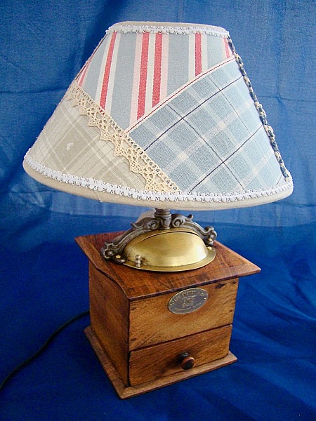 Kaffekvernlampe i landlig stil