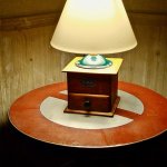 Gammel grønn kaffemøllelampe