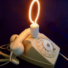 Dingo telefonlampe, hvit neon!
