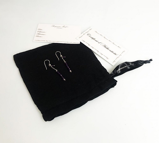 Enkelt anheng med akvamarin og korallperle i s&oslash;lv 