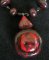 Collier pendentif rouge