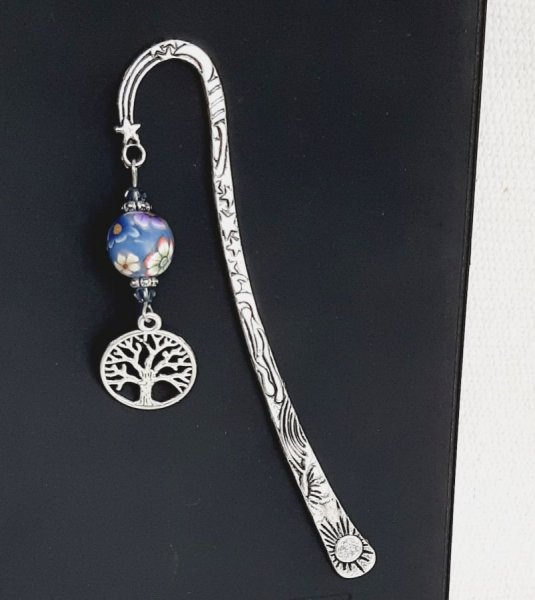 bokmerke livets tre s&oslash;lv og bl&aring;fiolett h&aring;ndlaget perle