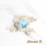 Elfenben blonder armbånd med blå silkeblomst og rhinestone bryllup mansjett