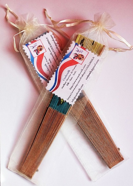 Vakker vifte i sateng bomull helt h&aring;ndmalt "Mexican Amate".