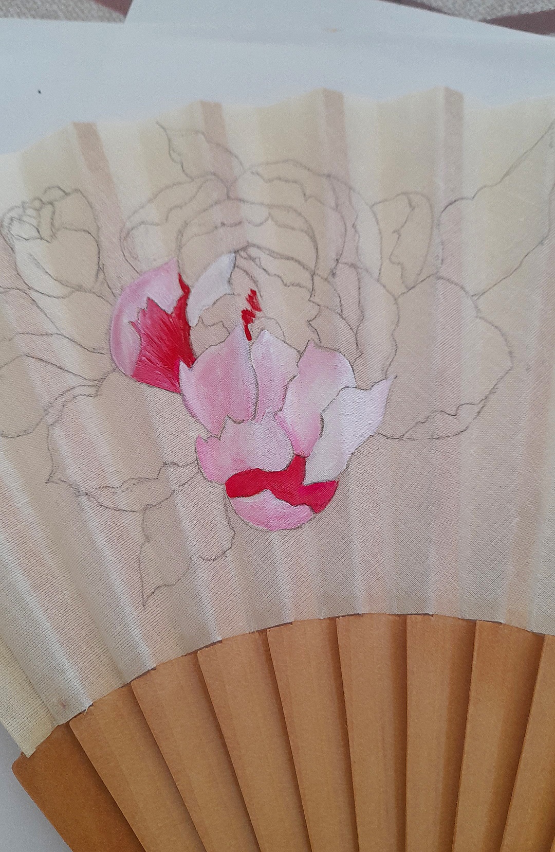 Eventail personnalis&eacute; en coton peint &agrave; la main