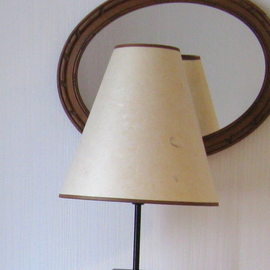 Stor bordlampe i emaljert skifer og tre, unik kreasjon