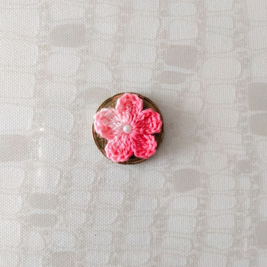 Souad - fra hvit til rosa - påført blomst